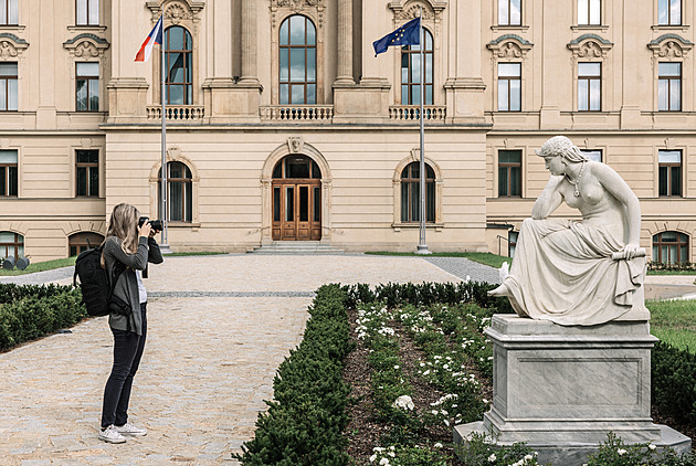 Opravená zahrada Strakovy akademie v Praze se otevřela lidem