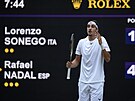 Lorenzo Sonego v zápase tetího kola Wimbledonu.