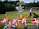 Stylové dánské ukazatele bhem tetí etapy na Tour de France