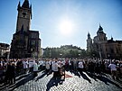 Nový praský arcibiskup Jan Graubner se v sobotu modlil u Mariánského sloupu na...
