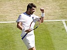 Cameron Norrie v semifinále Wimbledonu proti Novaku Djokoviovi.