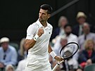 Srb Novak Djokovi bhem osmifinále Wimbledonu.