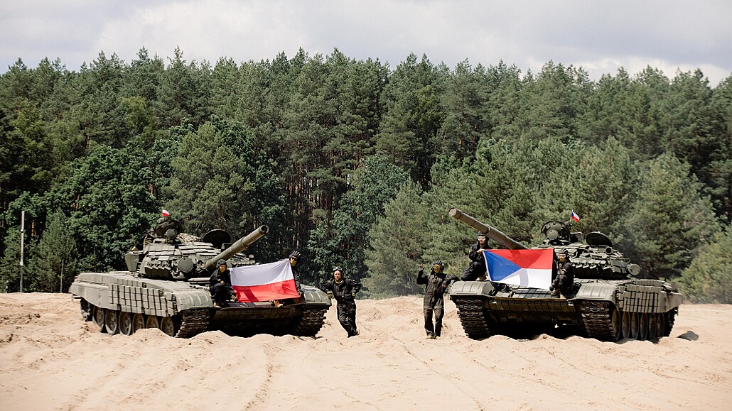 Náčelník ukrajinských ozbrojených sil poděkoval Česku a Polsku za tanky. (5....