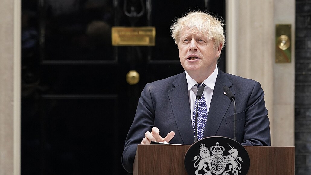 Boris Johnson oznámil, že odstupuje z pozice lídra britské Konzervativní...