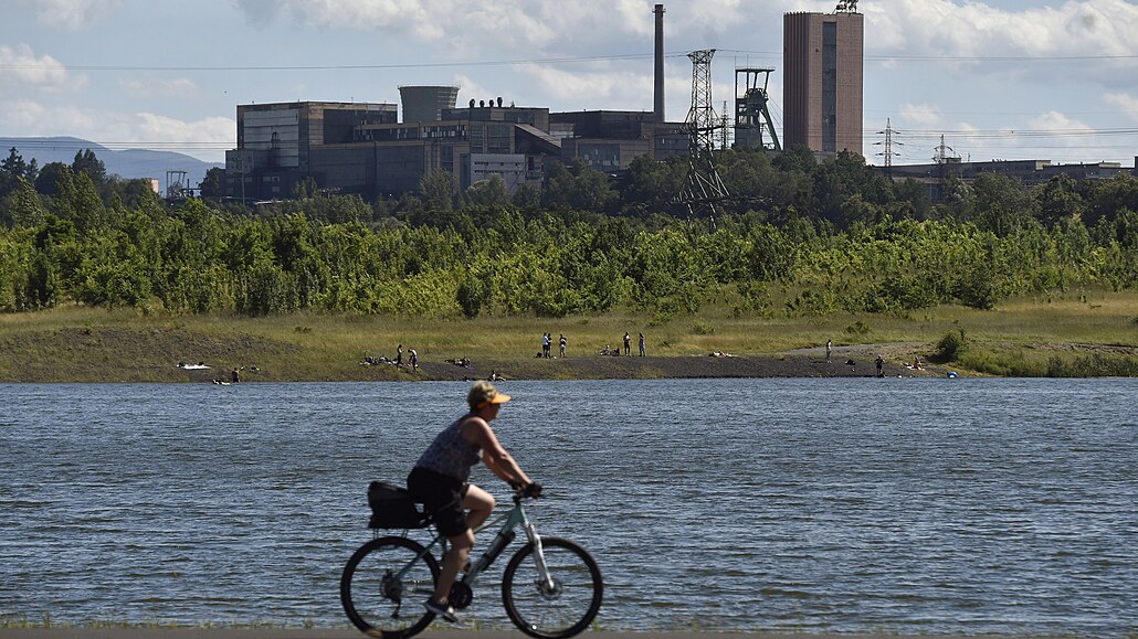 Karvinské mo�e v sousedství dol� pat�í k nejvyhledávan�j�ím rekrea�ním oblastem...