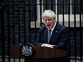 Boris Johnson oznamuje rezignaci na post lídra Konzervativní strany. (7....