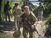 Ukrajinští vojáci na svých pozicích v Doněcké oblasti (2. července 2022)