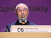 Marek Eben během zahajovacího večera 56. ročníku karlovarského festivalu (1....