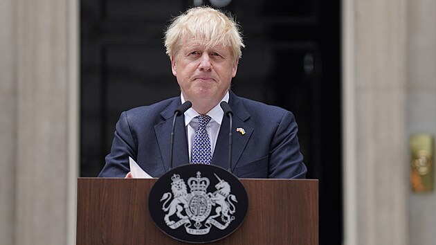 Boris Johnson oznamuje rezignaci na post lídra Konzervativní strany. (7. července 2022)