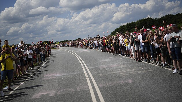 Dánští fanoušci obsypali vozovku i ve třetí etapě Tour de France.