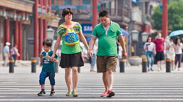Čínský pár s dítětem (9. června 2015)