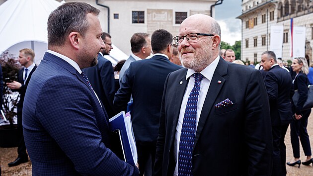 Ministr sociálních věcí Marian Jurečka a ministr zdravotnictví Vlastimil Válek v Litomyšli při zahájení českého předsednictví v Radě EU. (1. července 2022)