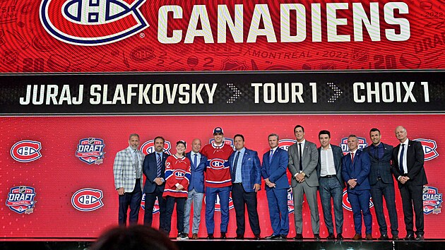 Jednika draftu Juraj Slafkovsk na pdiu se zstupci Montrealu.