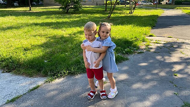 Polina a její bratr Glib, děti od sestry Anny Rybak