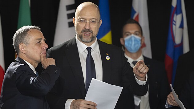 vcarsk prezident Ignazio Cassis a ukrajinsk premir Denys myhal na konferenci o povlen rekonstrukci Ukrajiny (5. ervence 2022)