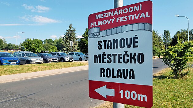Stanové městečko Mezinárodního filmového festivalu Karlovy Vary na Rolavě (5. července 2022)