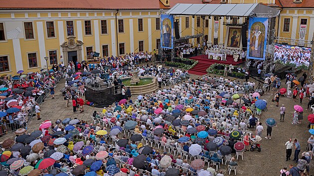 Na Velehradě se konaly Cyrilometodějské slavnosti,
navštívily je tisíce poutníků. (5. července 2022)
