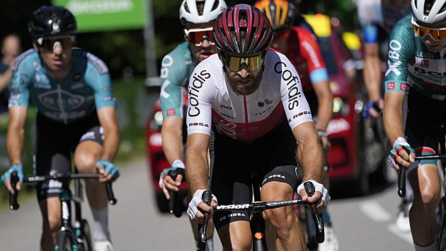 Simon Geschke ve skupin uprchlk bhem sedm etapy Tour de France.