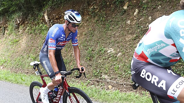 Mathieu van der Poel bhem est etapy Tour de France.