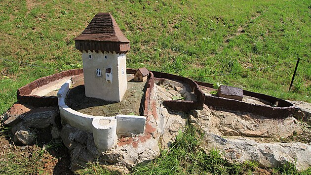 Hrad epika byl vbec prvnm hotovm modelem v parku miniatur.