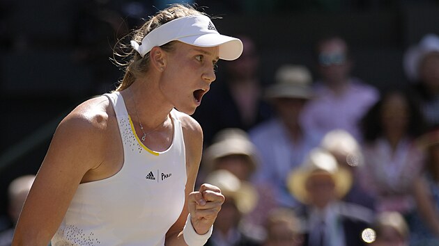 Jelena Rybakinov se raduje z vtzstv Wimbledonu.