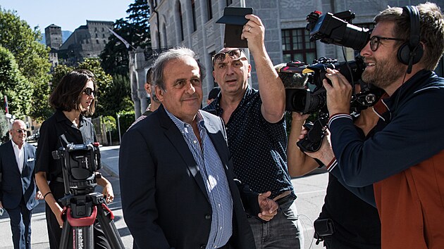 Usmvav Michel Platini pot, co byl soudn zprotn viny.