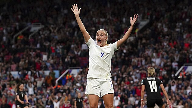 Anglická fotbalistka Beth Meadová slaví gól.