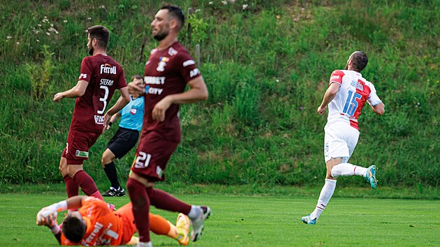 Another Jurečka´s gala secures the win against Slovácko » SK Slavia Praha