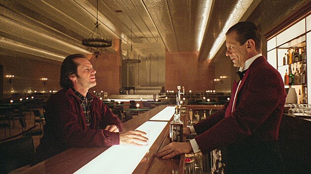 Jack Nicholson a Joe Turkel v hororu Osvcen (1980)
