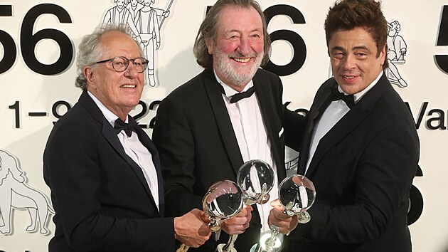 Geoffrey Rush, Bolek Polvka a Benicio del Toro s estnmi cenami (Karlovy Vary, 9. ervence 2022)