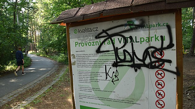 Oblast Boleveckch rybnk v Plzni je oblbenm rekreanm mstem. Ale i lokalitou, kterou d vandalov. Rozdlvaj ohn tam, kde nemaj, ni mstsk majetek nebo odhazuj odpadky. (6. 7. 2022)