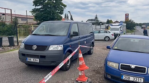 Firma v ��sti Slan�ho Kv�c, kde zat�m nezn�m� pachatel pobodal mu�e. (4. �ervence)
