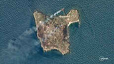 Hadí ostrov na satelitních snímcích spolenosti Maxar (29. ervna 2022)