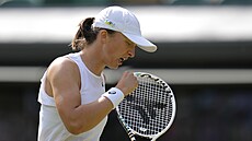 Iga wiateková v zápase tetího kola Wimbledonu.