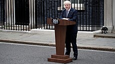 Boris Johnson oznamuje rezignaci na post lídra Konzervativní strany. (7....