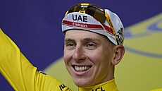Slovinský cyklista Tadej Poga�ar se po �esté etap� na Tour de France oblékl do...