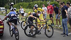 Vedouc mu Wout van Aert po pdu v pt etap Tour de France