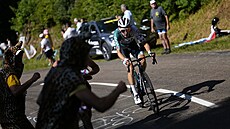 Lennard Kämna jede v úniku bhem sedmé etapy Tour de France.