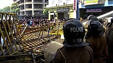 Nepokoje na Srí Lance: prezident prchl před demonstranty