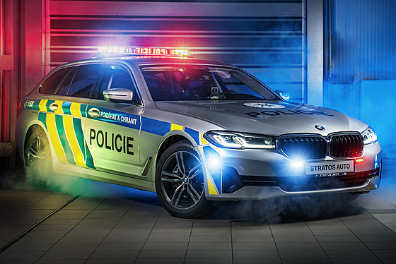 BMW 540i xDrive Touring pro eskou policii