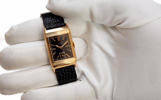 Zlaté hodinky získal v Hitlerov posledním úkrytu v Bavorsku na konci druhé...