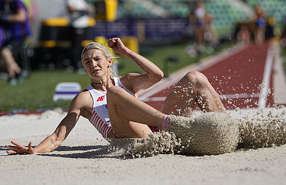 Sedmiboja�ka Adrianna Suleková b�hem páté disciplíny na MS v Eugene.