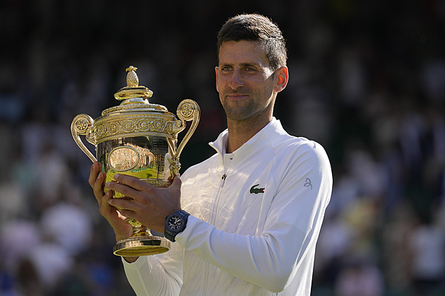 Djokovič je znovu králem Wimbledonu. V třaskavém finále přemohl Kyrgiose