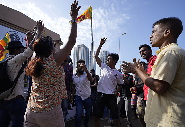 Výjimečný stav na Srí Lance: prezident uprchl, dav vtrhl do sídla premiéra