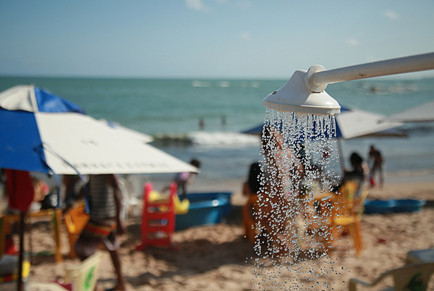Na chorvatské Istrii omezují spotřebu vody, lidé se nesmí sprchovat na pláži