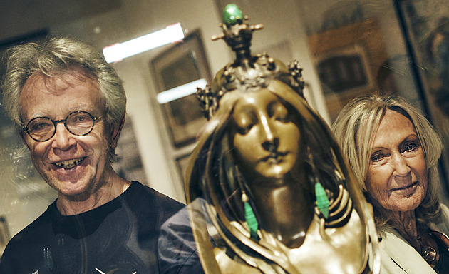 Rodinná sbírka Alfonse Muchy odhaluje ve Valdštejnské jízdárně světové premiéry