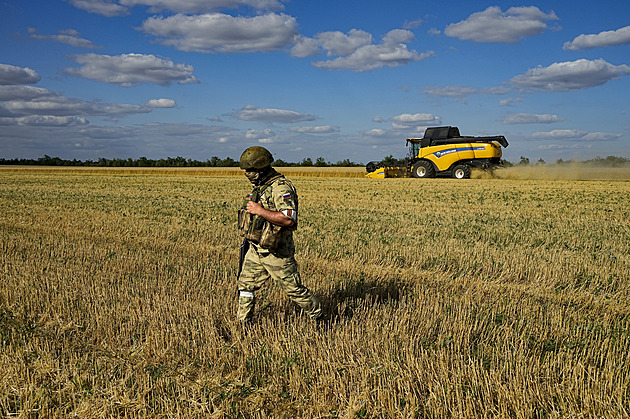 Ukrajinská pole jsou plná toxinů. Obnova obilnice Evropy potrvá desítky let