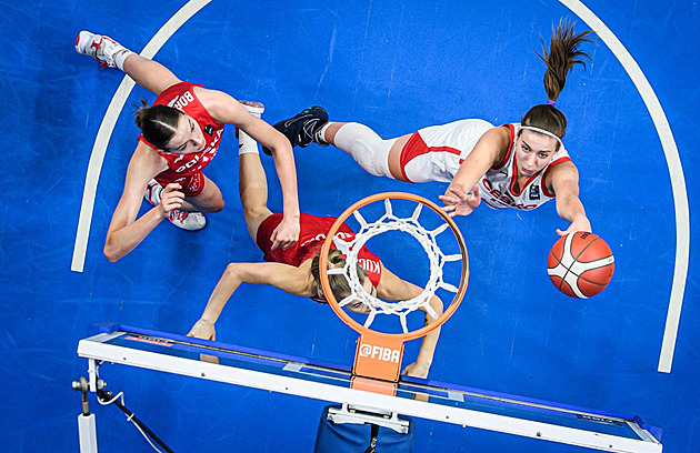 České basketbalistky do 20 let porazily Polsko a na ME si zahrají o medaile