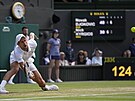 Krkolomný return Novaka Djokovie ve finále Wimbledonu proti Nicku Kyrgiosovi.