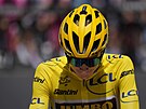 Lídr celkového poadí Jonas Vingegaard na startu 13. etapy Tour de France